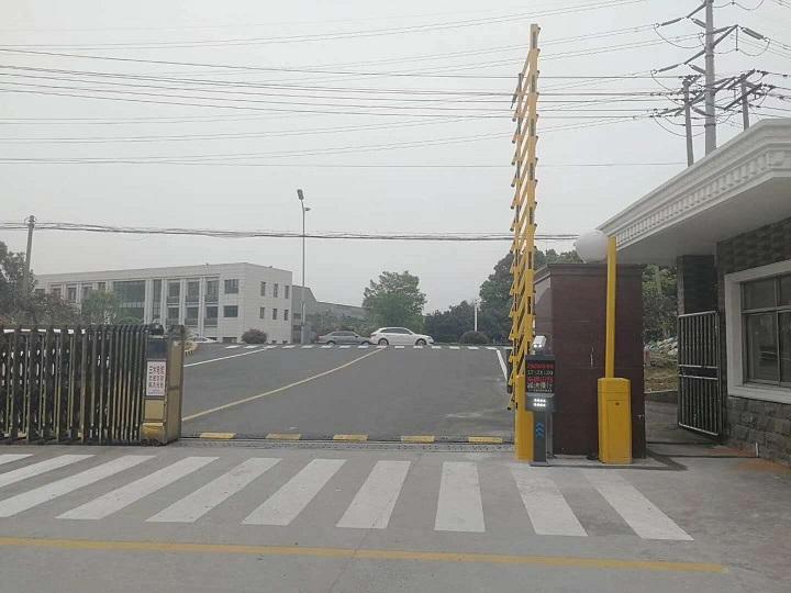 工廠車牌識(shí)別系統(tǒng)率低怎么解決？